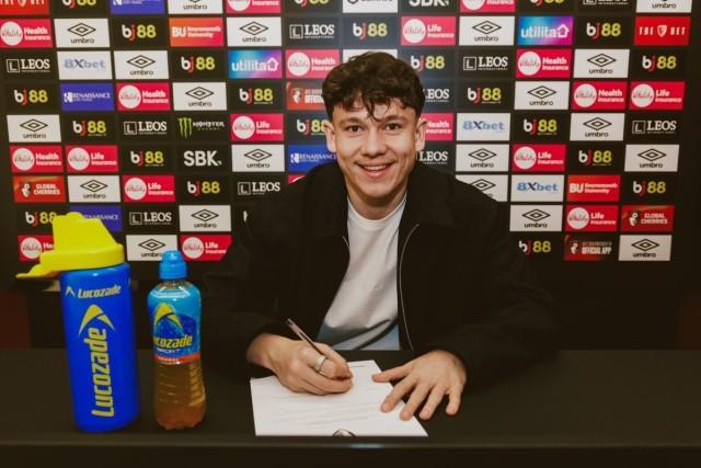 匈牙利中场托特加盟伯恩茅斯