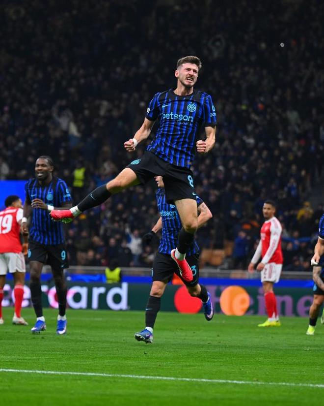 承认差距需要勇气，拒绝内耗需要清醒，迎头赶上需要信念