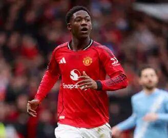 罗马诺：在得到卡里克的信任后，梅努将留在曼联；消息人士：多尔古额外加练了很多，且非常刻苦