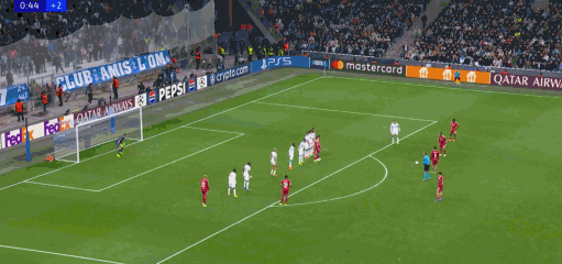 半场：利物浦1-0马赛，索博斯洛伊建功，埃基蒂克破门被吹