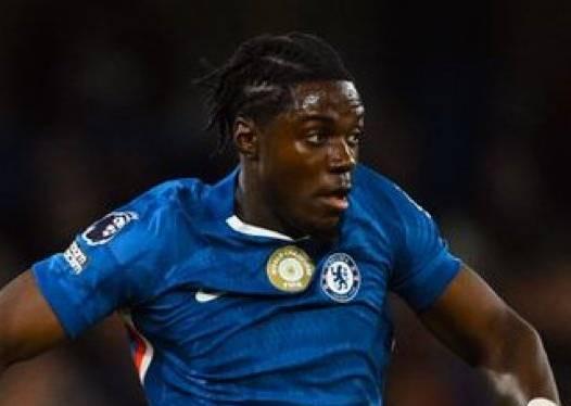 记者：埃苏戈和拉维亚的长期缺阵是切尔西想要道路的原因之一