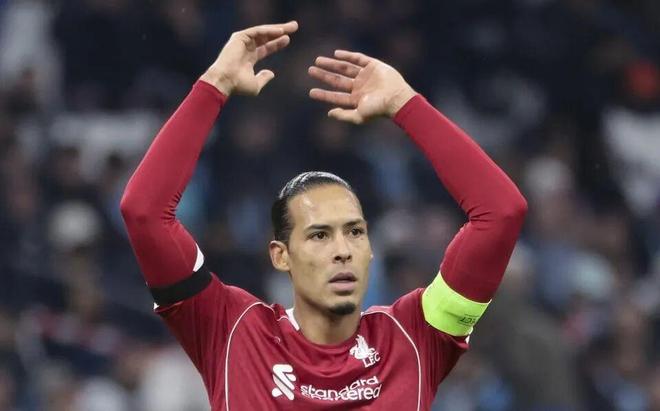 真敢问！记者问斯洛特：阿隆索何时上任 范戴克回怼：太不尊重人了