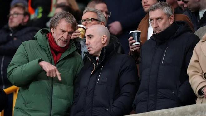 记者：曼联本周内部讨论引援问题，夏窗可能签2名中场+左边锋