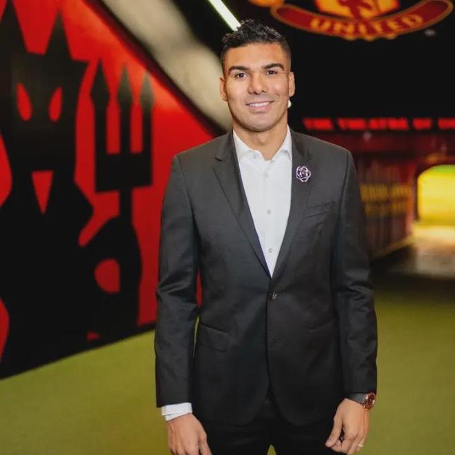 34岁卡塞米罗告别曼联：带走两座奖杯，留下一个真理！