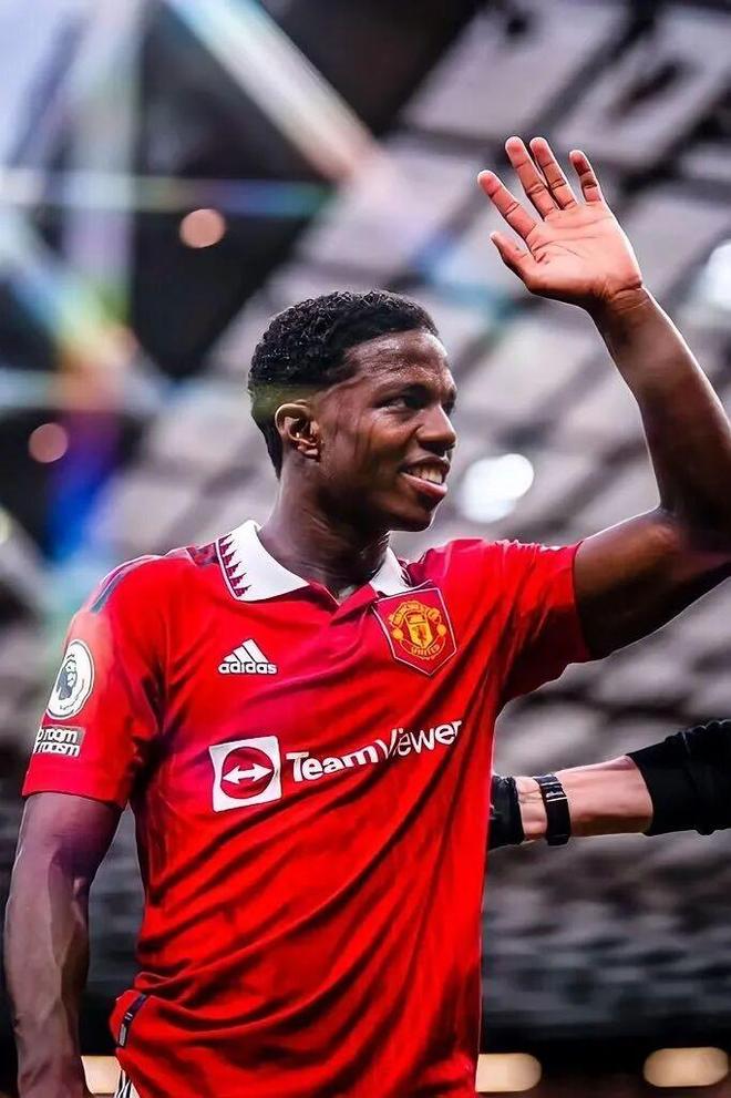 曼晚：曼联还没有决定是否让马拉西亚离队；TA：曼联24/25赛季的工资支出排名英超第5