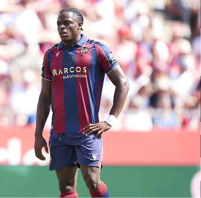 曼联有意莱万特前锋埃永，阿森纳也加入争夺战