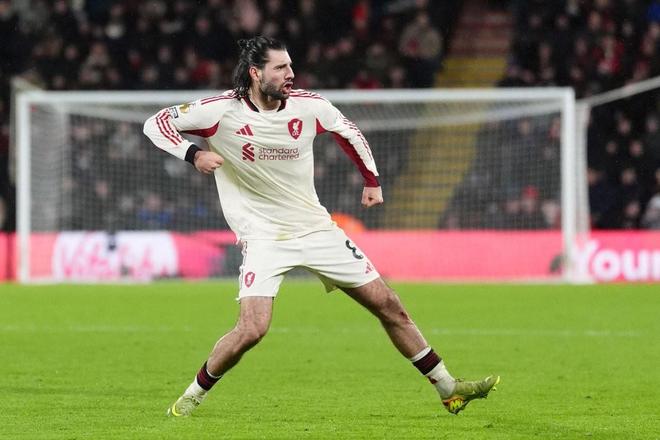 索博斯洛伊本赛季禁区外打入5球，与福登并列英超球员最多