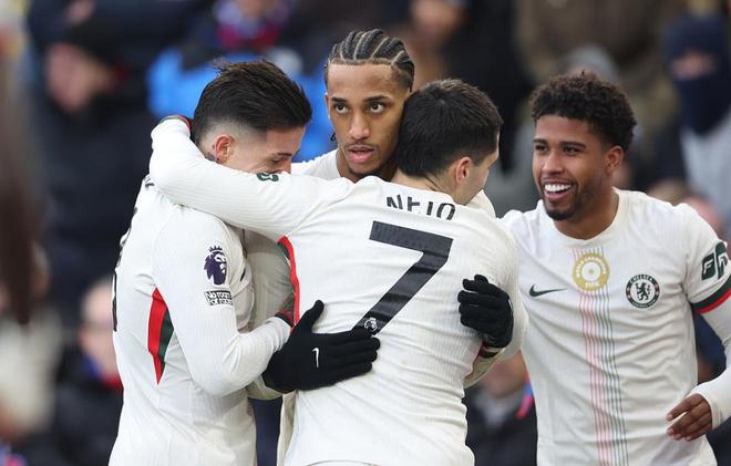 切尔西3-0十人水晶宫！双线3连胜升英超第4 18岁天才传射+一条龙