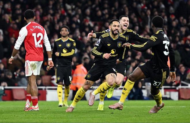 库尼亚：卡里克懂曼联，我觉得在他手下我们更团结了