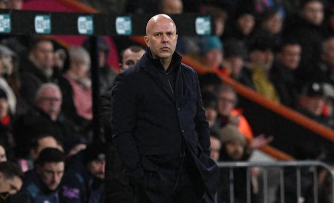 利物浦非正式探讨哈维·阿隆索接任主帅可能 斯洛特帅位承压