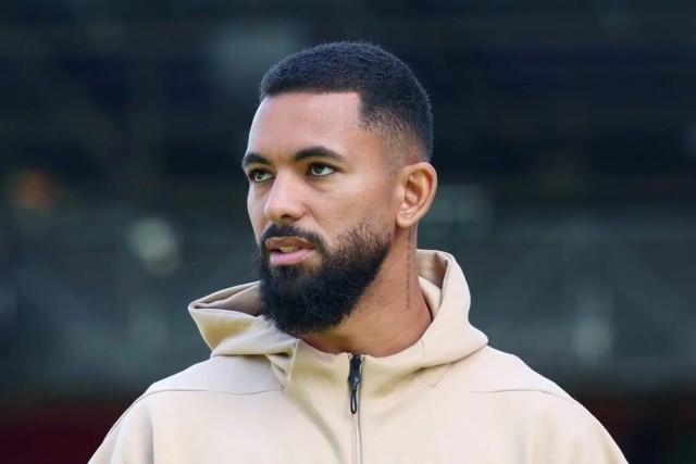 维拉有意签回旧将道格拉斯·路易斯