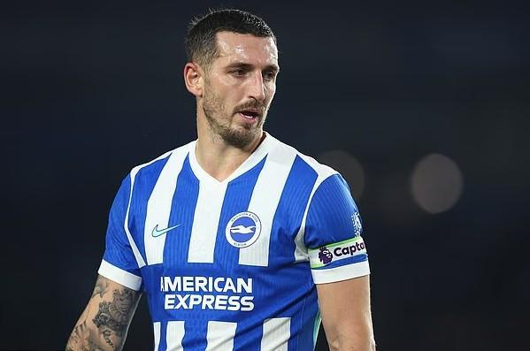 邮报：虽然邓克刚和布莱顿续约，但他仍然是森林队的引援目标