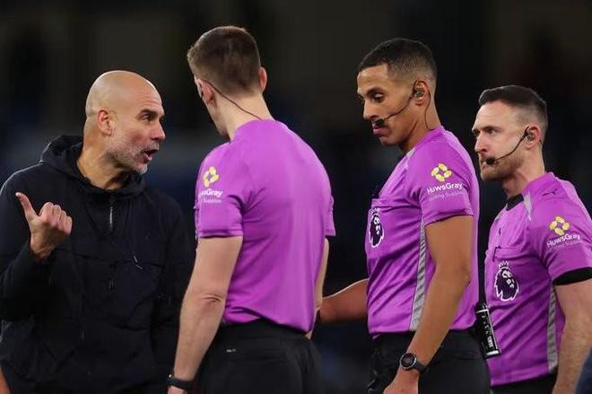 记者：曼城vs狼队主裁未被取消英超执法资格，按计划执法英冠