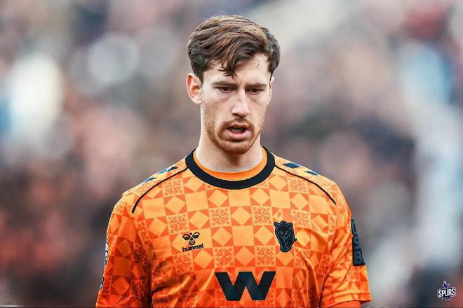 英媒：若维卡里奥离队，热刺考虑求购桑德兰门将罗埃夫斯