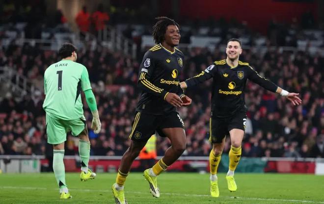 水货变大腿，阿莫林被骂惨，卡里克接手就爆种。