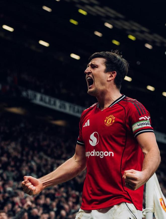 斯塔姆:我非常敬佩马奎尔,曼联应该留住这样的榜样球员 斯塔姆:我非常敬佩马奎尔,曼联应该留住这样的榜样球员