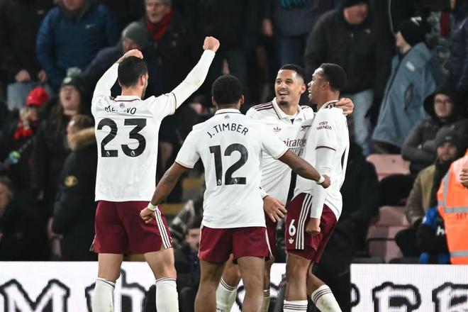 英媒：萨利巴、梅里诺、廷贝尔和道曼缺席周二训练