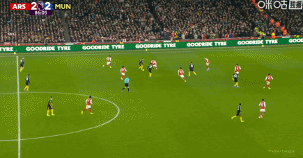 德利赫特：我们都没想到多古会那样进球，估计他自己也没想到