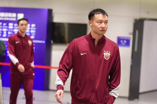 上港客场踢柔佛的比赛没开始,门将位置或要调整,颜骏凌无缘首发 上港客场踢柔佛的比赛没开始,门将位置或要调整,颜骏凌无缘首发