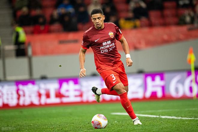 上港亚冠生死战！带蒋光太出征柔佛，是后防救星还是烟雾弹？