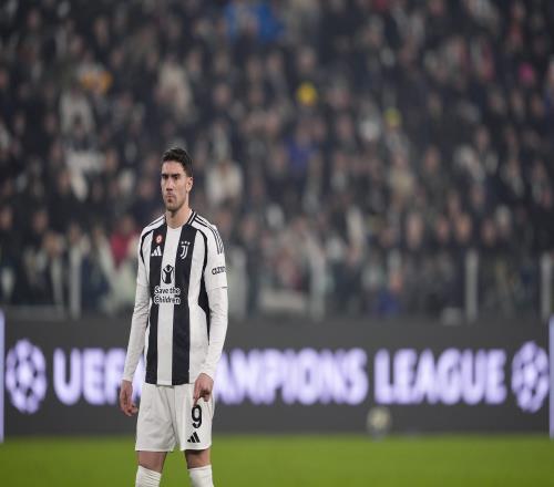 记者：弗拉霍维奇明天将获得250万欧忠诚奖金，下笔奖金明年发放