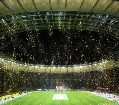 米体：超30万国米球迷申请欧冠决赛门票，黄牛票最贵32000欧元