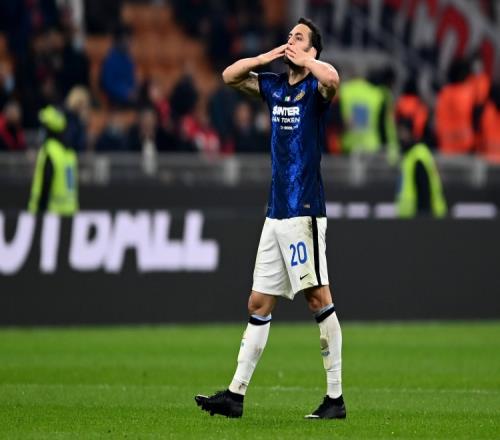 慢镜头：再次受伤，恰尔汗奥卢的世俱杯之旅很可能已经结束