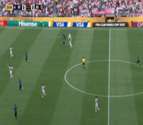 国米失绝佳良机！巴雷拉倒三角，埃斯波西托无人防守打门遭封堵