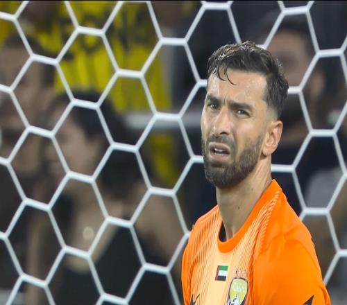 痛苦面具！不到60分钟05落后，37岁老门将帕特里西奥面部扭曲