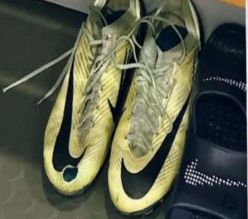 幸运战靴！37岁国米老将阿切尔比将穿有破洞的球鞋出战巴黎