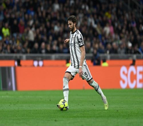 洛卡特利：我们实现了进入欧冠的目标，很自豪承担罚点的责任