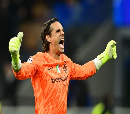 土媒：加拉塔萨雷为索默开出1+1合同，索默要求700至800万欧年薪