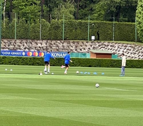 记者：劳塔罗单独训练，帕瓦尔、弗拉泰西、姆希塔良能赶上对蓝鹰