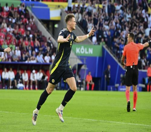 官方：麦克托米奈、蒂尔尼因伤退出本期苏格兰代表队