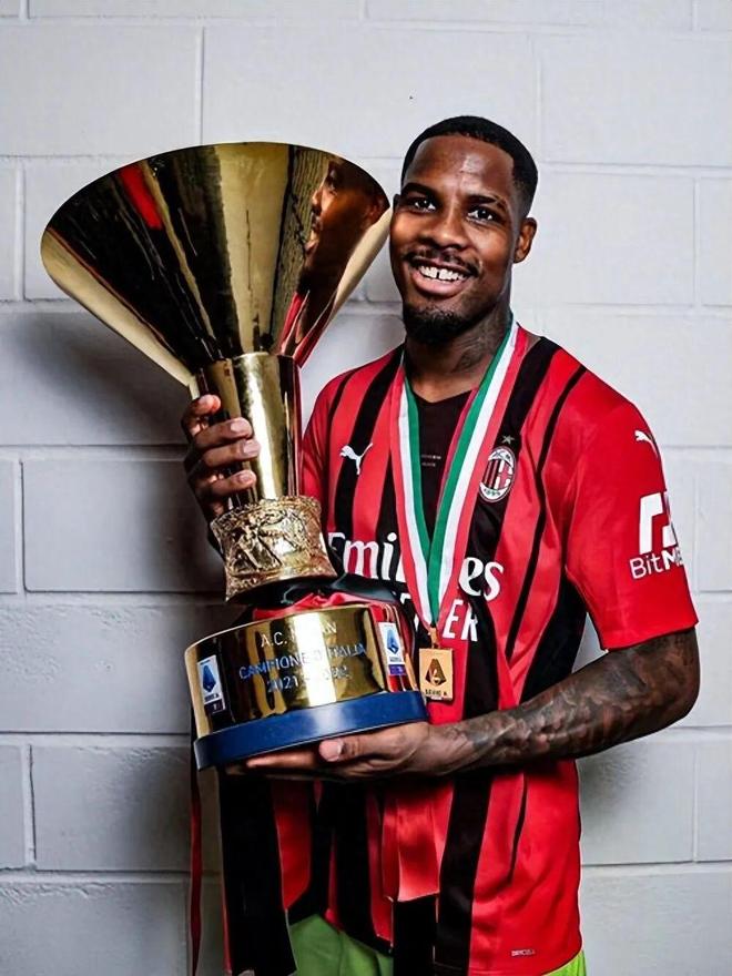 买新 | 主力门将续约会谈无进展，米兰未雨绸缪：跟国米抢夺新人猎物