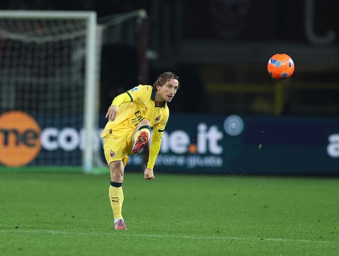 皇马后悔么？40岁魔笛仍不老！助米兰领跑意甲+连续10轮踢满全场