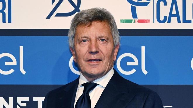 意甲主席:米兰科莫海外赛在推进中;减少俱乐部数量很难实现 意甲主席:米兰科莫海外赛在推进中;减少俱乐部数量很难实现