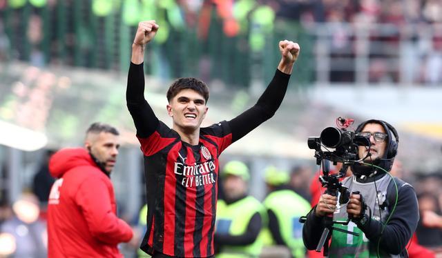 自马尔蒂尼以来,巴尔泰萨吉是是在意甲进球最年轻的米兰后卫 自马尔蒂尼以来,巴尔泰萨吉是是在意甲进球最年轻的米兰后卫