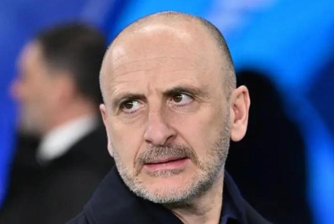 意媒：国米想复制扎莱夫斯基式的交易，以此填补邓弗里斯空缺