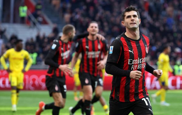 米兰20天首胜！暂登顶意甲，10战维罗纳全胜，连刷4大纪录