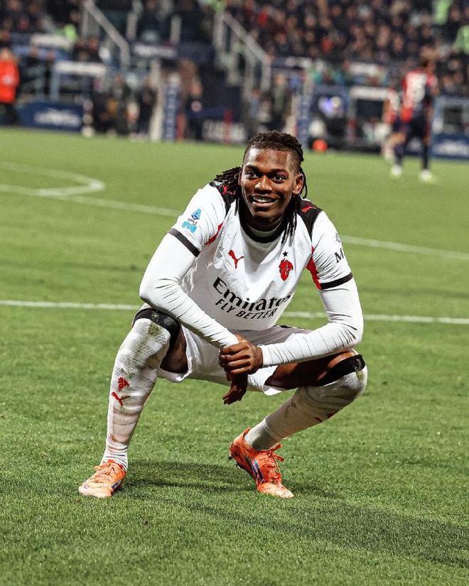 1:0，新年开门红！莱奥一击制胜，意甲榜首易主，AC米兰反超国米