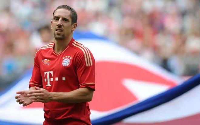 里贝里：拜仁有机会再度成为三冠王，戈雷茨卡选择意甲更为理智