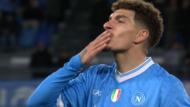 18-19賽季至今迪洛倫佐意甲20球30助攻，五大聯賽后衛第三人