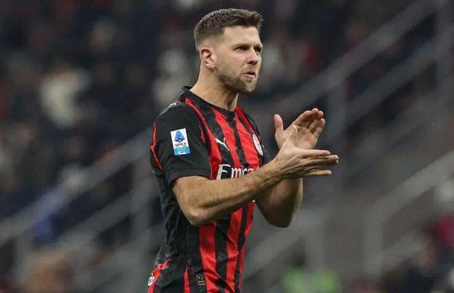 菲尔克鲁格丨和佳夫聊了几句，和比埃尔霍夫长谈