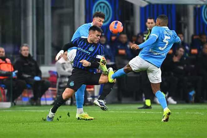 国米比赛不止漏判红牌！洗白+赞真性情？意媒现大型双标现场