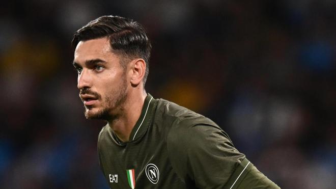 还没复出又伤了，那不勒斯官方确认梅雷特训练中左肩扭伤