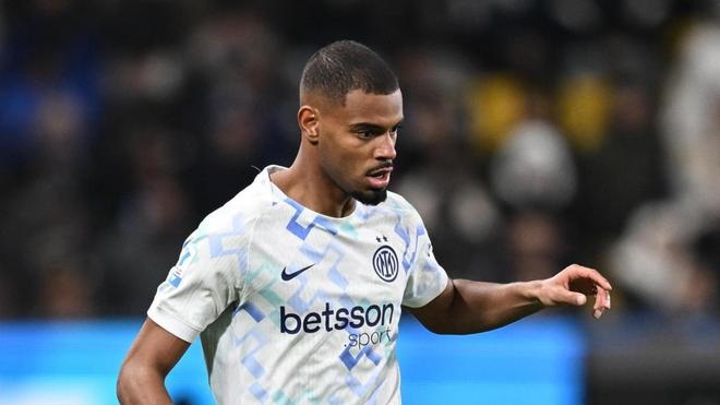 迪乌夫：身披国米战袍无比自豪，首秀时就下定决心要倾尽所有