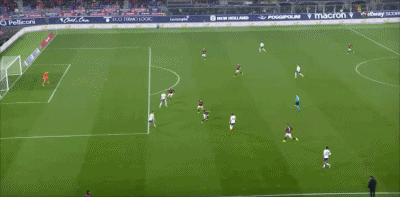 半场：佛罗伦萨2-0博洛尼亚，曼德拉戈拉破门，皮科利建功