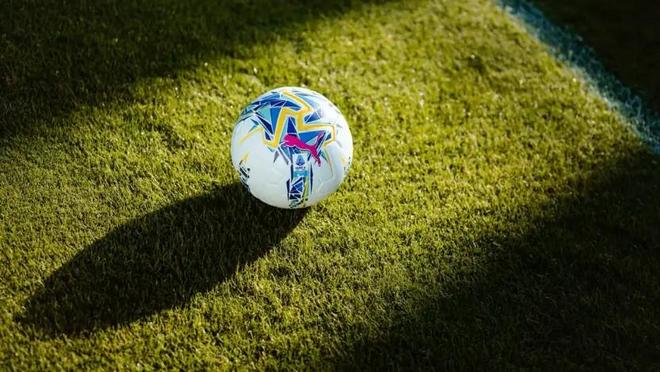 橙色足球遭到诟病，意甲和彪马联合推出新款白色比赛用球