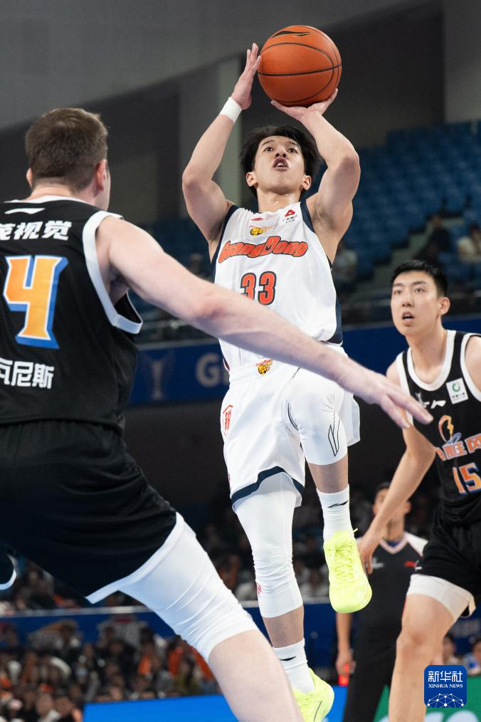 CBA俱乐部杯赛：广东东阳光胜合肥狂风